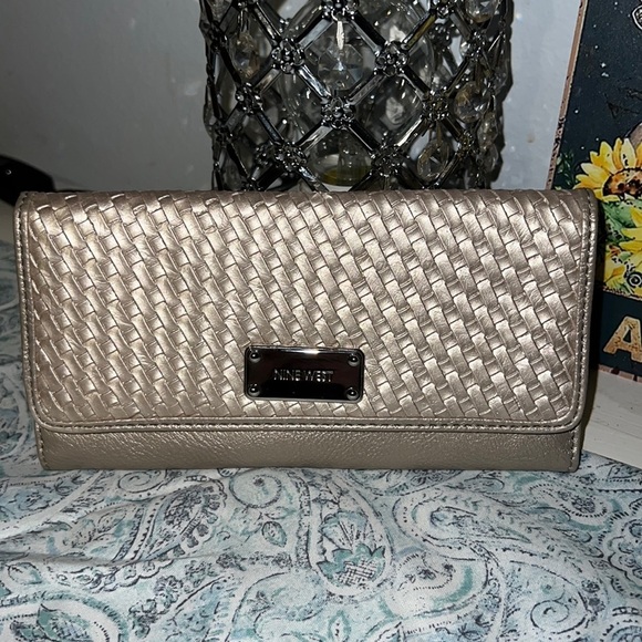 Nwot Nine West Wallet - Picture 1 of 3